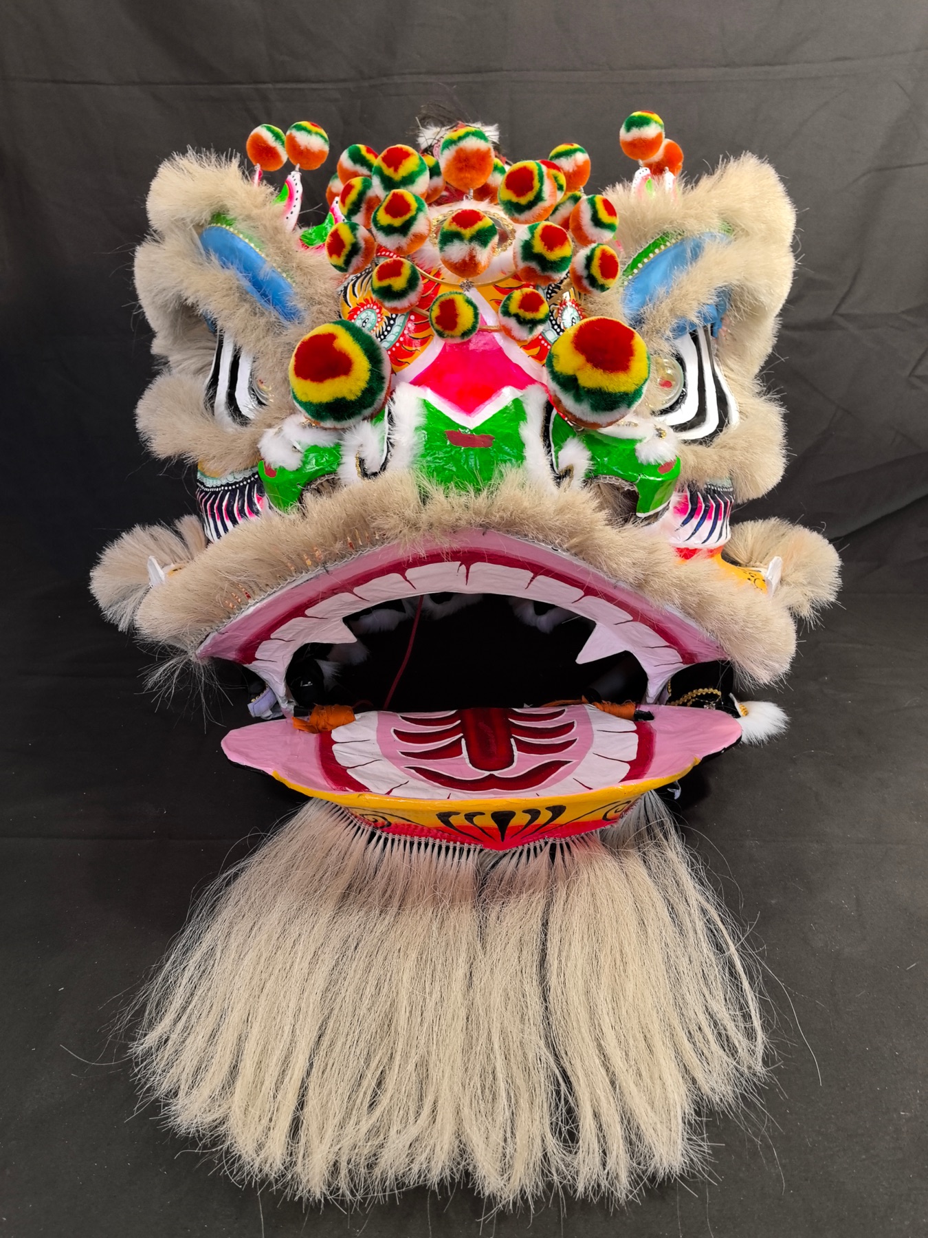 Traditional Hong Kong Fatsan “Liu Bei” lion — 4